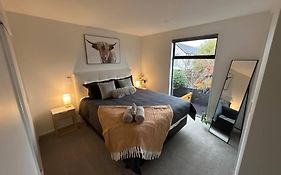 Luxury 2 Bedroom Hideout Near Cbd,Merivale Mall